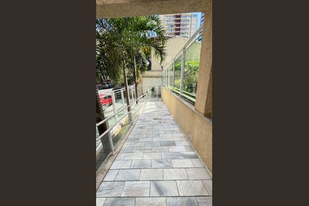 Apartamento à venda com 165m², 3 quartos e 4 vagas Apartamento à venda com 165m², 3 quartos e 4 vagasÁrea comum - Rampa - Corrimão