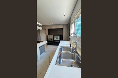 Apartamento à venda com 165m², 3 quartos e 4 vagas Apartamento à venda com 165m², 3 quartos e 4 vagasCozinha