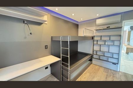 Apartamento à venda com 165m², 3 quartos e 4 vagas Apartamento à venda com 165m², 3 quartos e 4 vagasQuarto