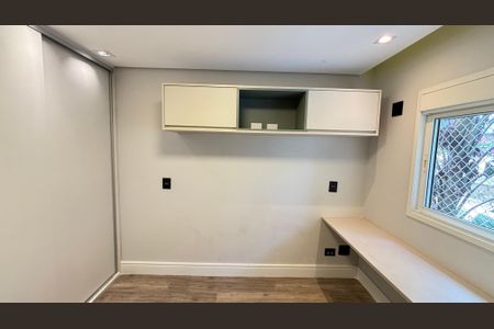 Apartamento à venda com 165m², 3 quartos e 4 vagas Apartamento à venda com 165m², 3 quartos e 4 vagasSuíte 2