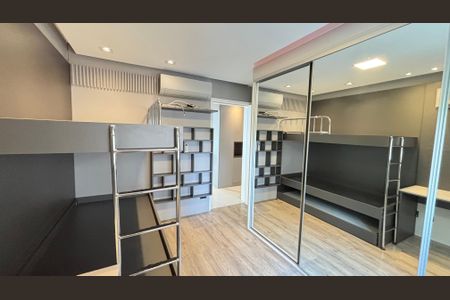 Apartamento à venda com 165m², 3 quartos e 4 vagas Apartamento à venda com 165m², 3 quartos e 4 vagasQuarto