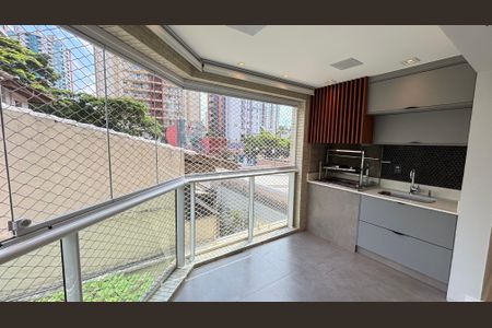 Apartamento à venda com 165m², 3 quartos e 4 vagas Apartamento à venda com 165m², 3 quartos e 4 vagasVaranda