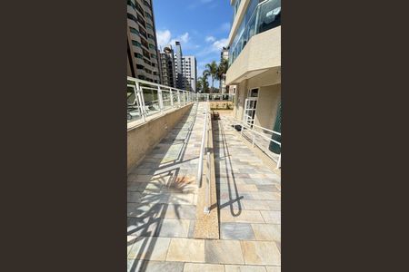 Apartamento à venda com 165m², 3 quartos e 4 vagas Apartamento à venda com 165m², 3 quartos e 4 vagasÁrea comum - Rampa - Corrimão