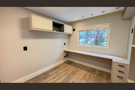 Apartamento à venda com 165m², 3 quartos e 4 vagas Apartamento à venda com 165m², 3 quartos e 4 vagasSuíte 2