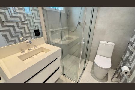 Apartamento à venda com 165m², 3 quartos e 4 vagas Apartamento à venda com 165m², 3 quartos e 4 vagasBanheiro da Suíte 2