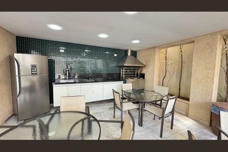 Apartamento à venda com 165m², 3 quartos e 4 vagas Apartamento à venda com 165m², 3 quartos e 4 vagasÁrea comum - Churrasqueira