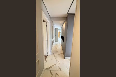 Apartamento à venda com 165m², 3 quartos e 4 vagas Apartamento à venda com 165m², 3 quartos e 4 vagasCorredor