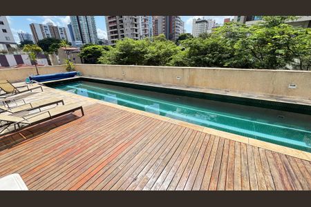 Apartamento à venda com 165m², 3 quartos e 4 vagas Apartamento à venda com 165m², 3 quartos e 4 vagasÁrea comum - Piscina