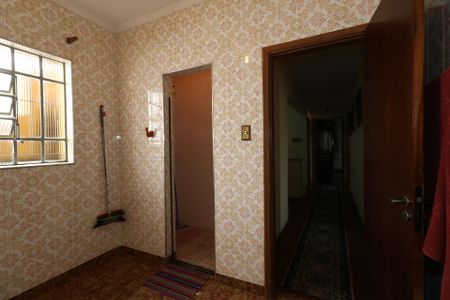 Casa à venda com 384m², 4 quartos e 2 vagasBanheiro 1