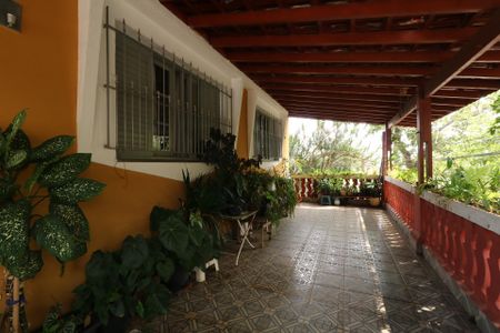 Casa à venda com 384m², 4 quartos e 2 vagasVaranda