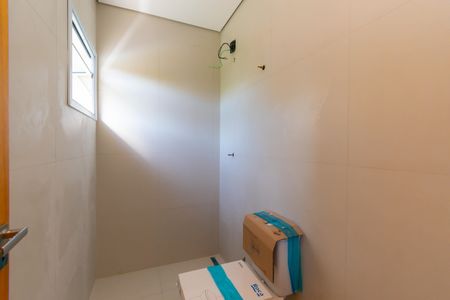 Casa de condomínio à venda com 76m², 2 quartos e 2 vagasBanheiro da Suíte 1