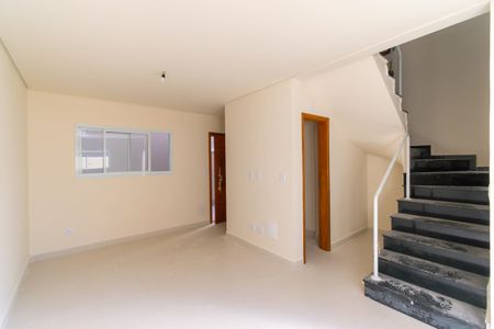 Casa de condomínio à venda com 76m², 2 quartos e 1 vagaSala