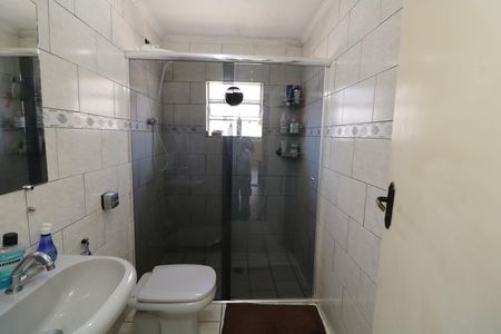 Casa à venda com 240m², 5 quartos e 4 vagasSuíte - Banheiro Casa 2