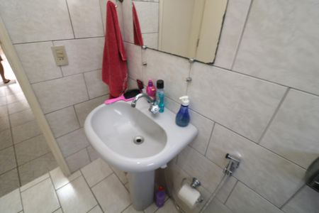 Casa à venda com 240m², 5 quartos e 4 vagasSuíte - Banheiro Casa 2