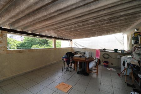 Casa à venda com 240m², 5 quartos e 4 vagasÁrea de Serviço Casa 2