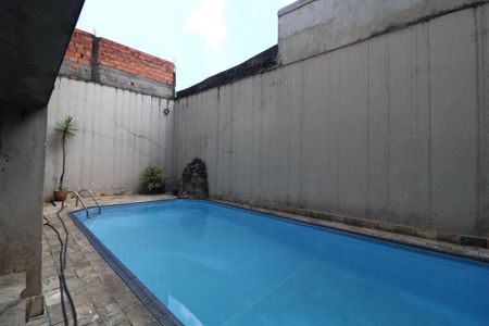 Casa à venda com 240m², 5 quartos e 4 vagasPiscina/Churrasqueira