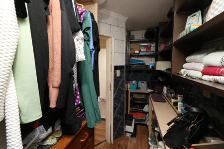 Casa à venda com 240m², 5 quartos e 4 vagasSuíte Casa 2