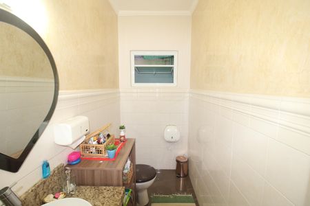 Casa à venda com 243m², 4 quartos e 4 vagasBanheiro