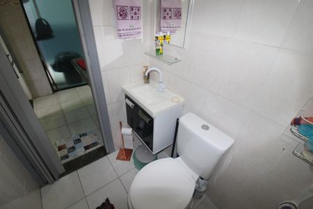 Casa à venda com 243m², 4 quartos e 4 vagasBanheiro 2