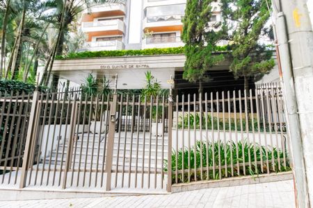Apartamento à venda com 176m², 3 quartos e 3 vagasFachada e portaria