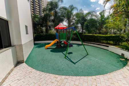 Apartamento à venda com 176m², 3 quartos e 3 vagasÁrea comum - Playground