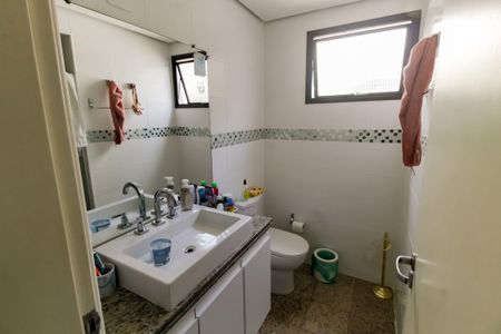 Apartamento à venda com 176m², 3 quartos e 3 vagasBanheiro da Suíte 2