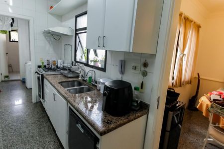 Apartamento à venda com 176m², 3 quartos e 3 vagasCozinha - Armários