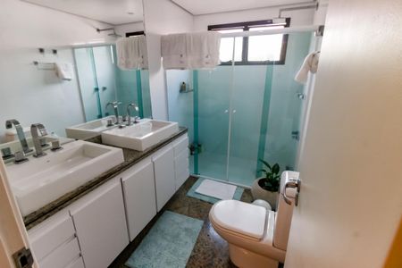 Apartamento à venda com 176m², 3 quartos e 3 vagasBanheiro da Suíte 3