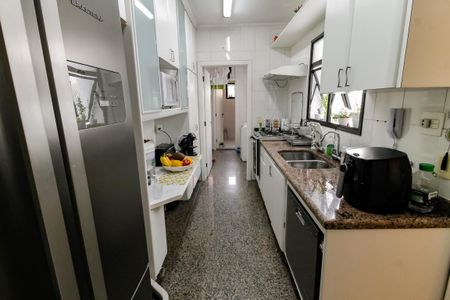 Apartamento à venda com 176m², 3 quartos e 3 vagasCozinha - Armários