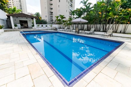 Apartamento à venda com 176m², 3 quartos e 3 vagasÁrea comum - Piscina