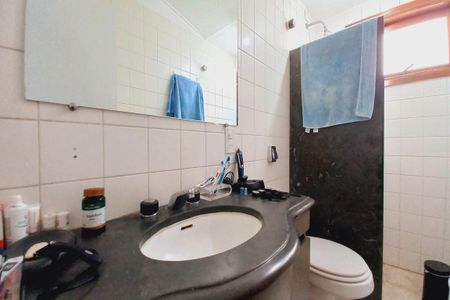 Casa de condomínio para alugar com 398m², 4 quartos e 2 vagas Casa de condomínio para alugar com 398m², 4 quartos e 2 vagasBanheiro 1