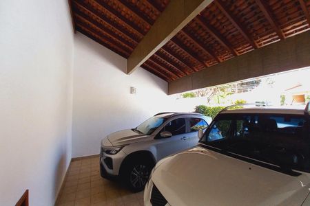 Casa de condomínio para alugar com 398m², 4 quartos e 2 vagas Casa de condomínio para alugar com 398m², 4 quartos e 2 vagasGaragem