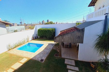 Casa de condomínio para alugar com 398m², 4 quartos e 2 vagas Casa de condomínio para alugar com 398m², 4 quartos e 2 vagasVista do Quarto 1