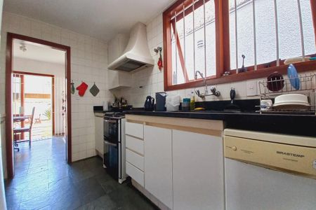 Casa de condomínio para alugar com 398m², 4 quartos e 2 vagas Casa de condomínio para alugar com 398m², 4 quartos e 2 vagasCozinha