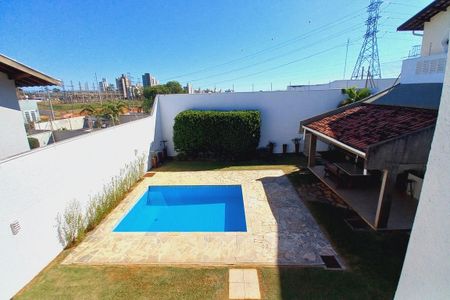 Casa de condomínio para alugar com 398m², 4 quartos e 2 vagas Casa de condomínio para alugar com 398m², 4 quartos e 2 vagasVista do Quarto 3