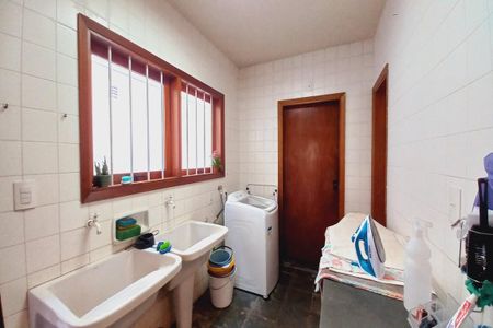 Casa de condomínio para alugar com 398m², 4 quartos e 2 vagas Casa de condomínio para alugar com 398m², 4 quartos e 2 vagasÁrea de Serviço