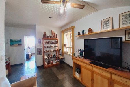 Casa de condomínio para alugar com 398m², 4 quartos e 2 vagas Casa de condomínio para alugar com 398m², 4 quartos e 2 vagasSala de TV