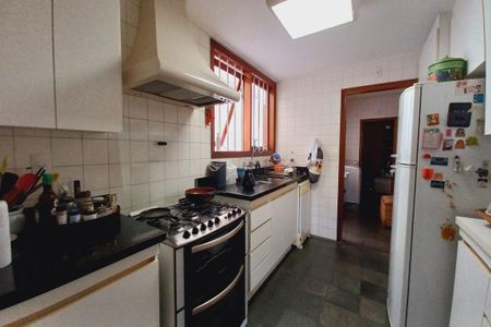 Casa de condomínio para alugar com 398m², 4 quartos e 2 vagas Casa de condomínio para alugar com 398m², 4 quartos e 2 vagasCozinha