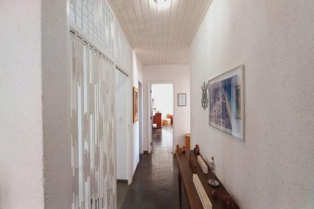 Casa de condomínio para alugar com 398m², 4 quartos e 2 vagas Casa de condomínio para alugar com 398m², 4 quartos e 2 vagasCorredor