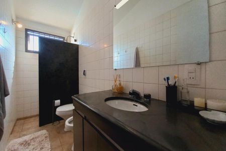 Casa de condomínio para alugar com 398m², 4 quartos e 2 vagas Casa de condomínio para alugar com 398m², 4 quartos e 2 vagasBanheiro 2