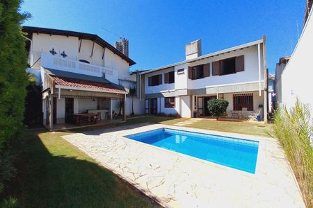 Casa de condomínio para alugar com 398m², 4 quartos e 2 vagas Casa de condomínio para alugar com 398m², 4 quartos e 2 vagasÁrea comum - Piscina