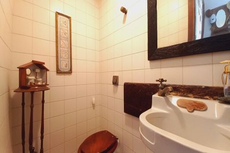 Casa de condomínio para alugar com 398m², 4 quartos e 2 vagas Casa de condomínio para alugar com 398m², 4 quartos e 2 vagasLavabo