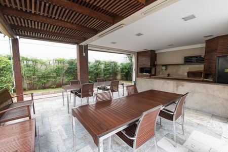 Apartamento à venda com 105m², 2 quartos e 2 vagas Apartamento à venda com 105m², 2 quartos e 2 vagasÁrea comum - Churrasqueira