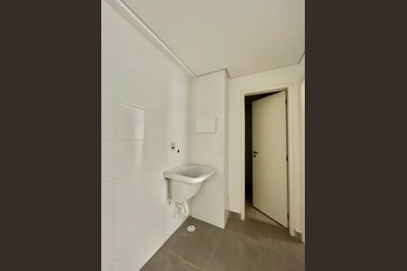Apartamento à venda com 33m², 2 quartos e sem vaga Apartamento à venda com 33m², 2 quartos e sem vagaÁrea de Serviço