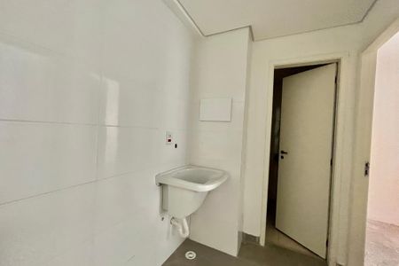 Apartamento à venda com 33m², 2 quartos e sem vaga Apartamento à venda com 33m², 2 quartos e sem vagaÁrea de Serviço