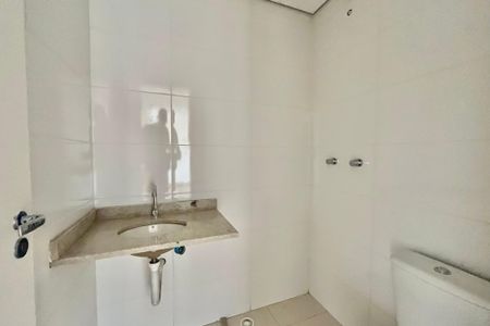 Apartamento à venda com 33m², 2 quartos e sem vaga Apartamento à venda com 33m², 2 quartos e sem vagaBanheiro