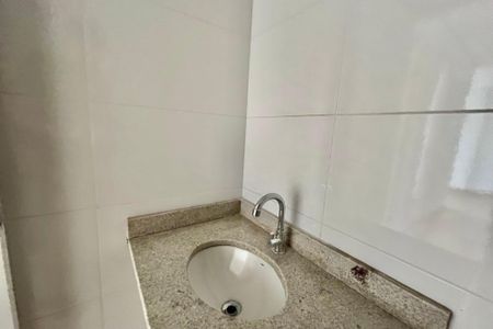 Apartamento à venda com 33m², 2 quartos e sem vaga Apartamento à venda com 33m², 2 quartos e sem vagaBanheiro