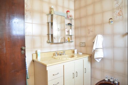 Casa à venda com 356m², 5 quartos e 4 vagasBanheiro da Suíte 4