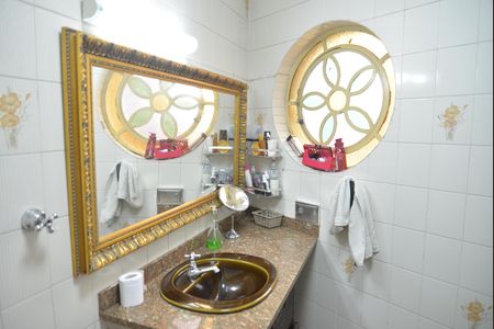 Casa à venda com 356m², 5 quartos e 4 vagasBanheiro Social