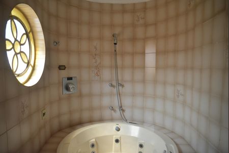 Casa à venda com 356m², 5 quartos e 4 vagasBanheiro da Suíte 4